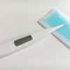 高熱で筋肉痛がひどいときには、濡れタオルで冷やすと効果的
